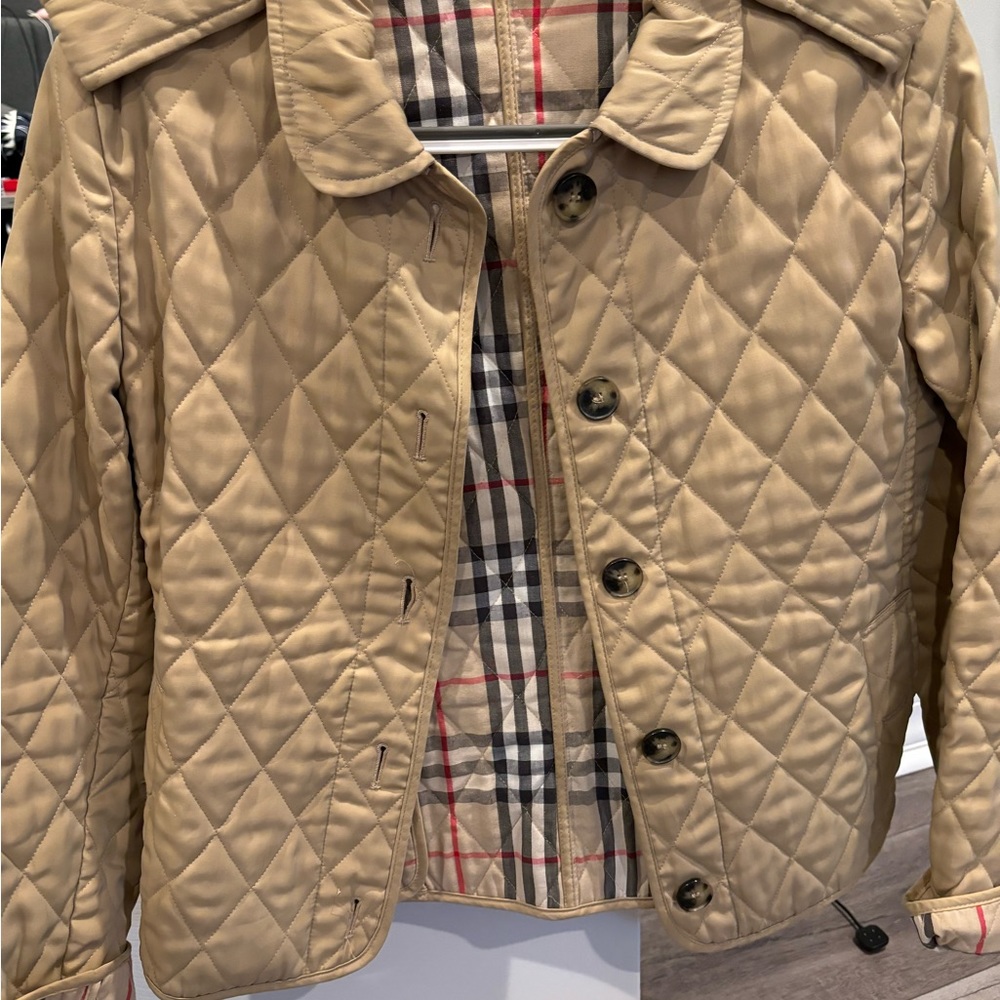Gorgeous Burberry light tan small women’s jacket